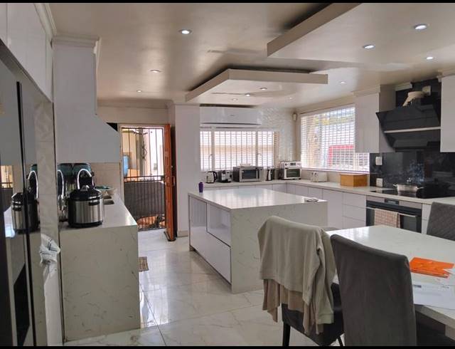 4 BEDROOM HOUSE FOR SALE IN ALBERTON NORTH